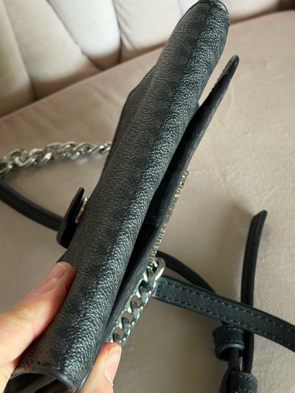 MICHAEL KORS Jet Set Medium Signature Logo Crossbody Bag in Gray/ Black - Picture 7 of 16